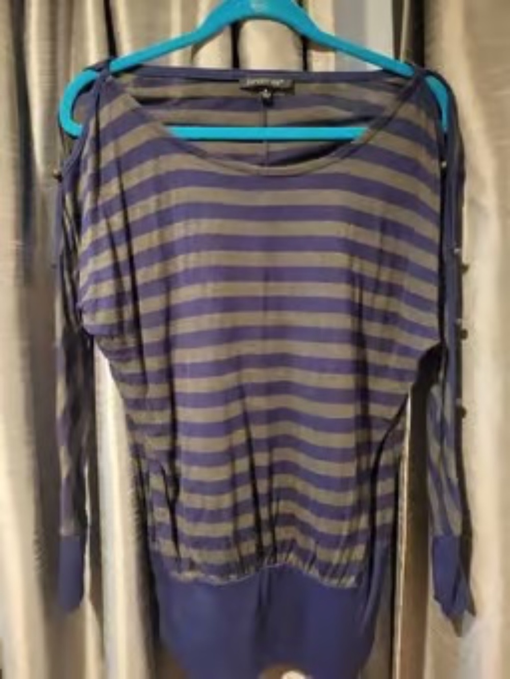 PARAPHRASE SIZE MEDIUM M STRIPED TOP LOT5762